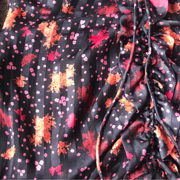 C/MEO Collective floral party dress - Picture 3 of 6